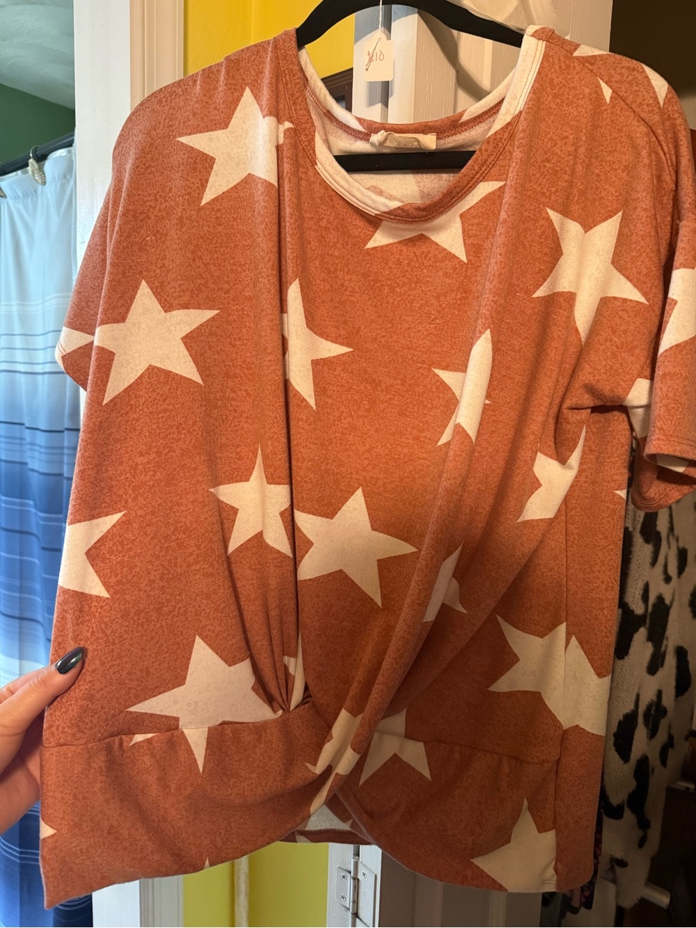 Twist-Hem Short Sleeve Star Print Top - Rust